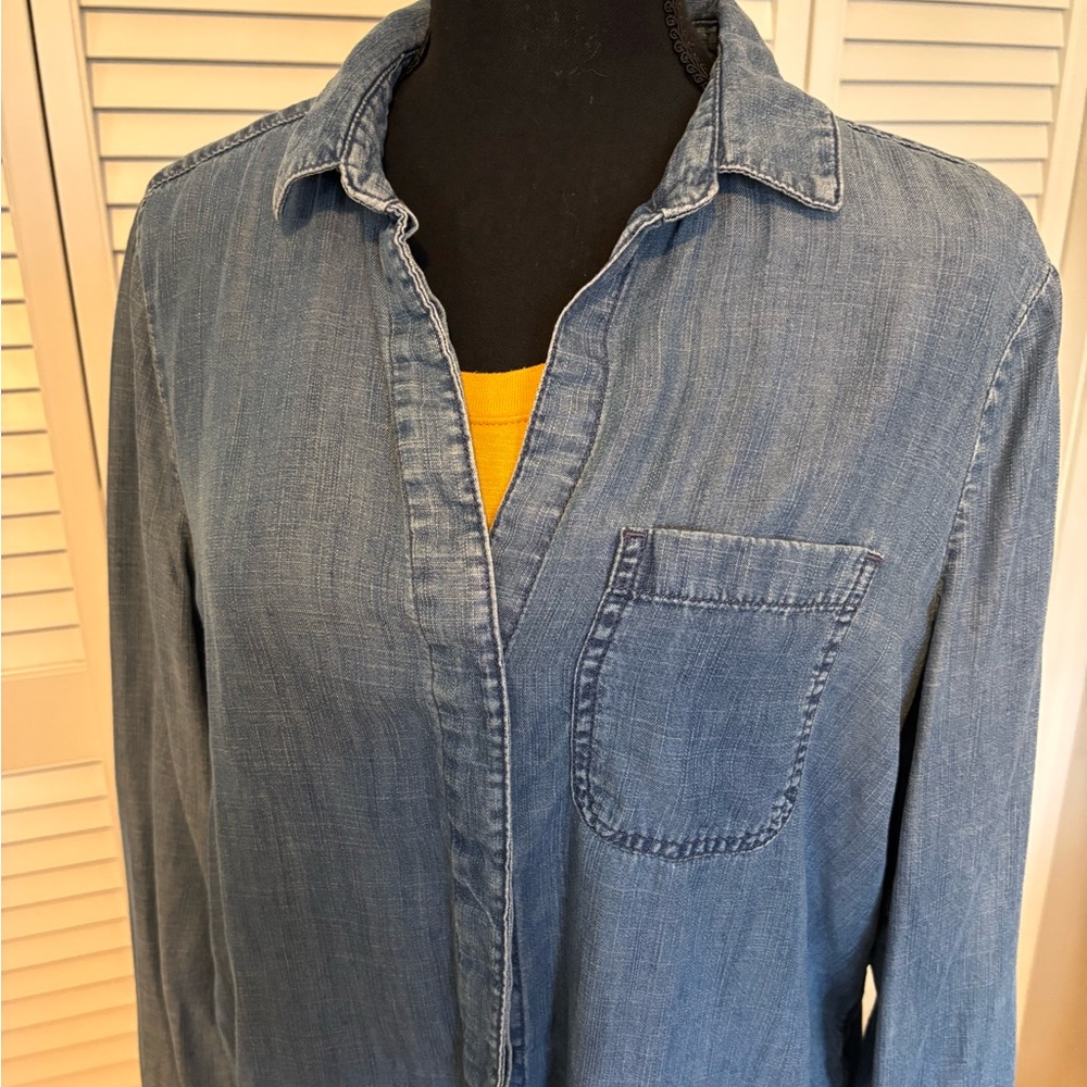 Women’s Blue Lightweight Shirt